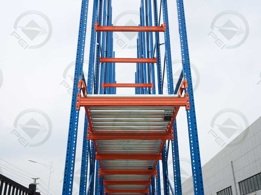 Detalle de rack de gravedad