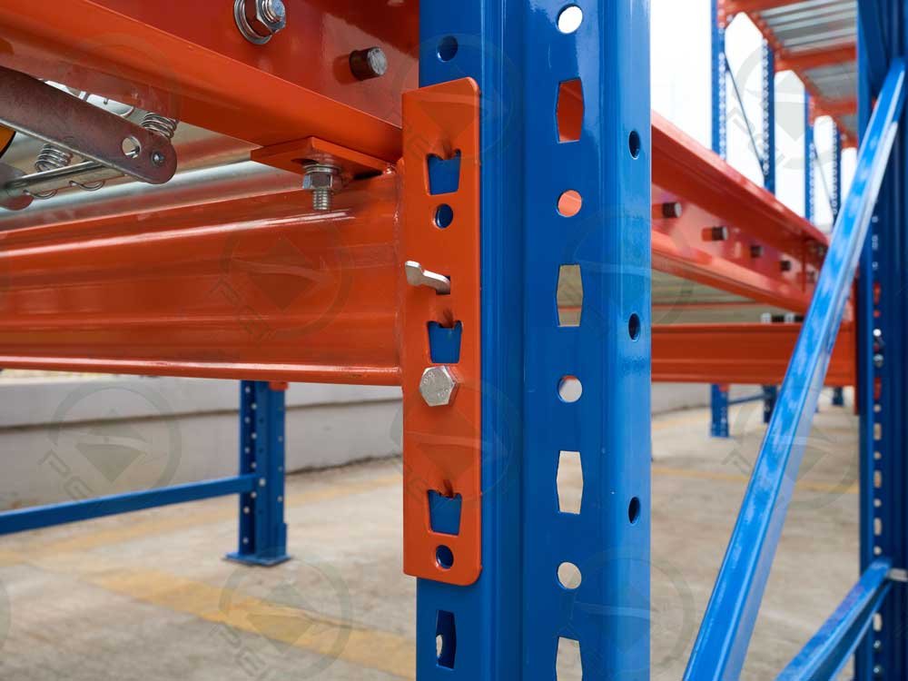Detalle de rack de gravedad