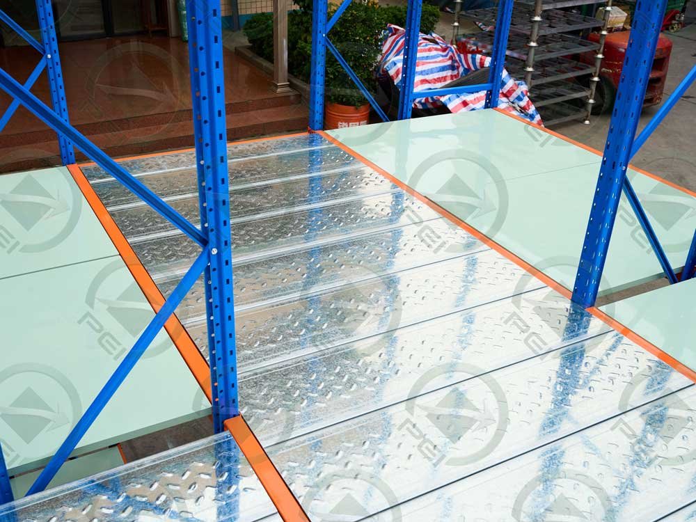 Detalle de rack mezzanine