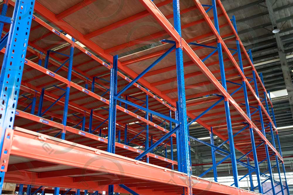 Detalle de rack para pallets