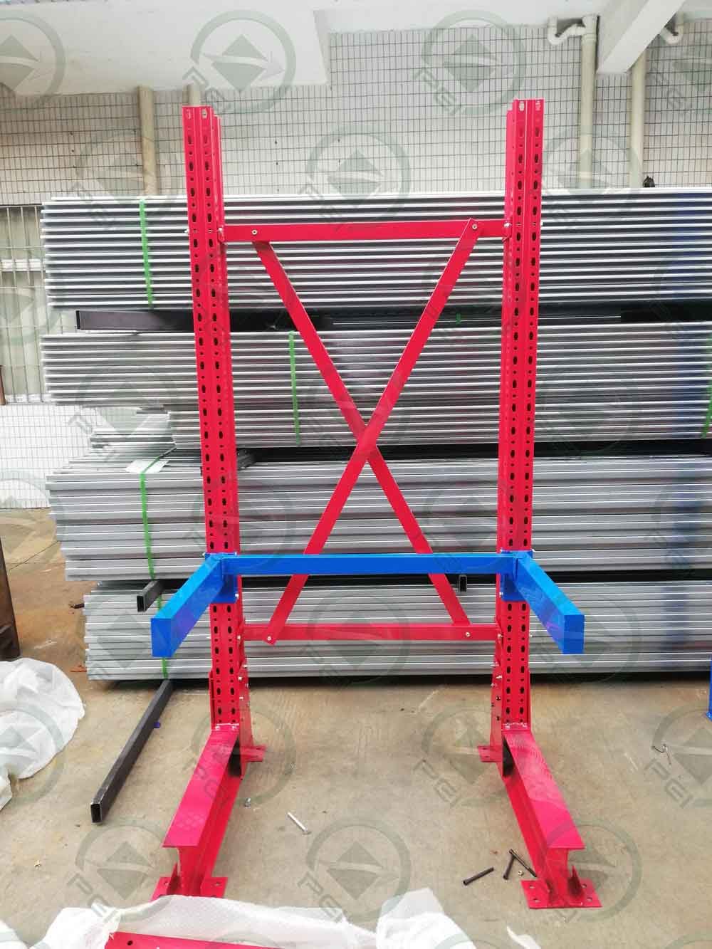 Imagen de detalle de estantería cantilever ligera