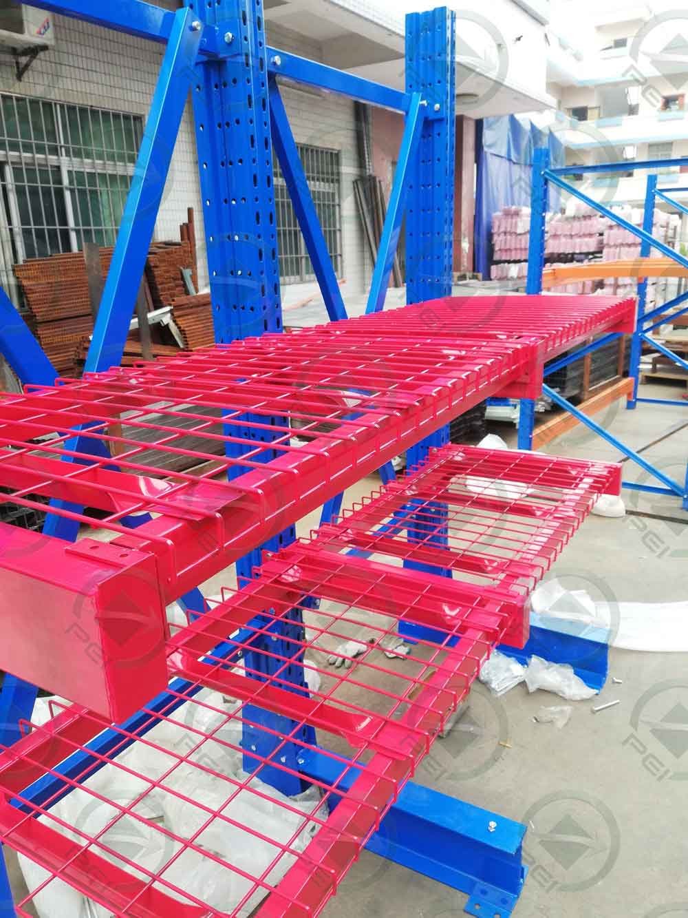 Imagen de detalle de estantería cantilever ligera